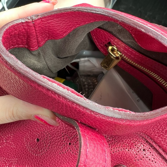 Louis Vuitton Mahina Cirrus PM - Picture 14 of 16